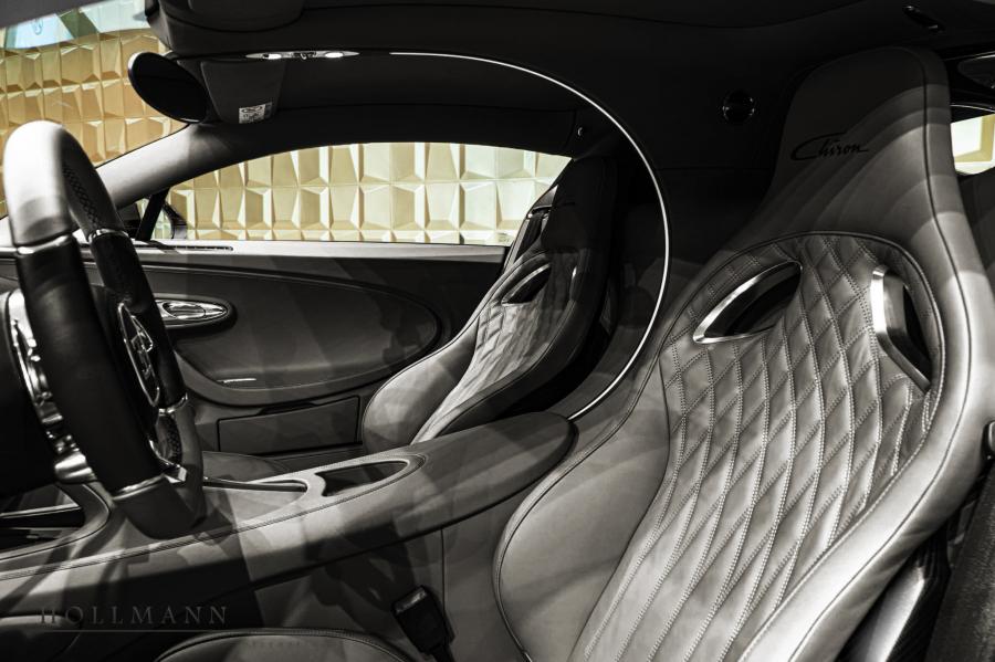 Интерьер Bugatti Chiron Sport 2019 года  (фото 11 из 14)